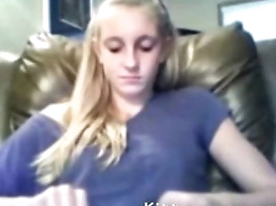 Blonde Teen Gets On Her Webcam